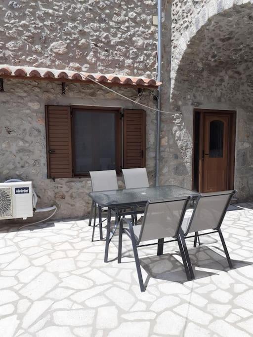 Klisounis House Apartment Leonídion Екстериор снимка